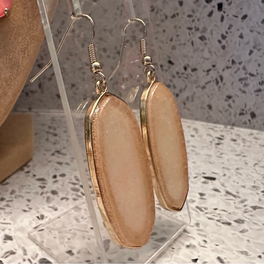 White Roses Statement Necklace Set - image 8